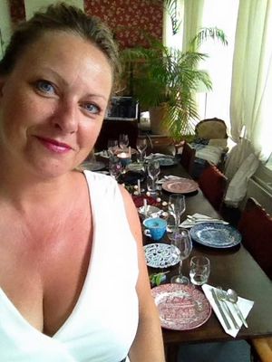 inviting smiling Hot MILF invited some friends over for dinner and was the unexpected and delicious dessert herself. 57d
