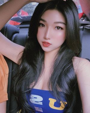 Beautiful asian babe
