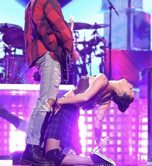 Katy Perry fantasizing about having guitarist cum on her chest