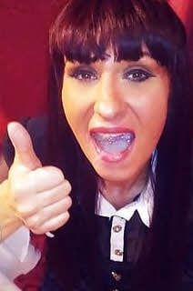 Approves having cum in her mouth