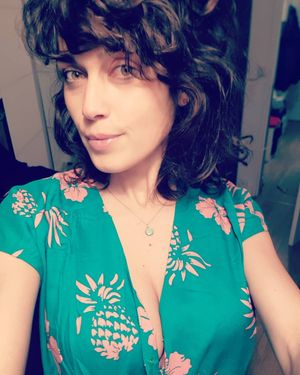 Sexy Brunette Artist Berengere Jullian Cleavage