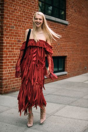 Hunter Schafer - very fashion - casual