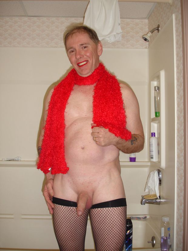 Peter Tech Sissy exposes himself