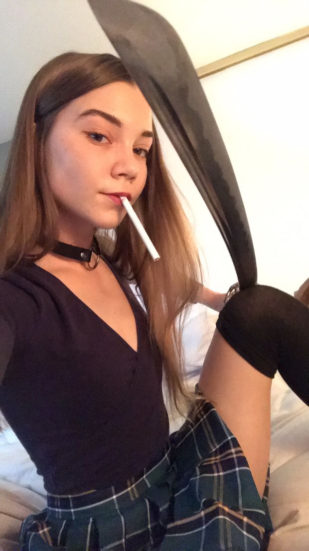 Coolgirlonline show us sword and coolness (coolgirlonline @6969)