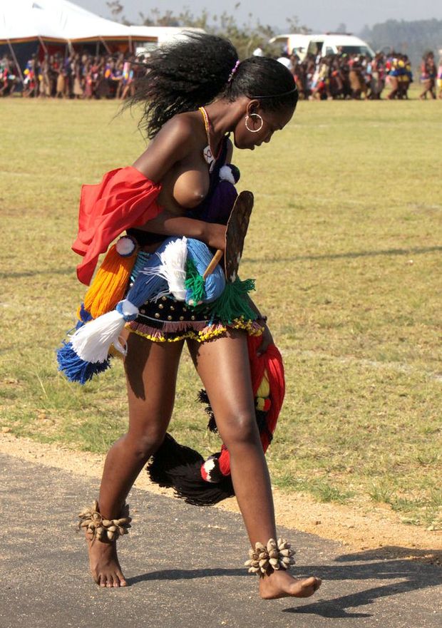 Black women naked twerking