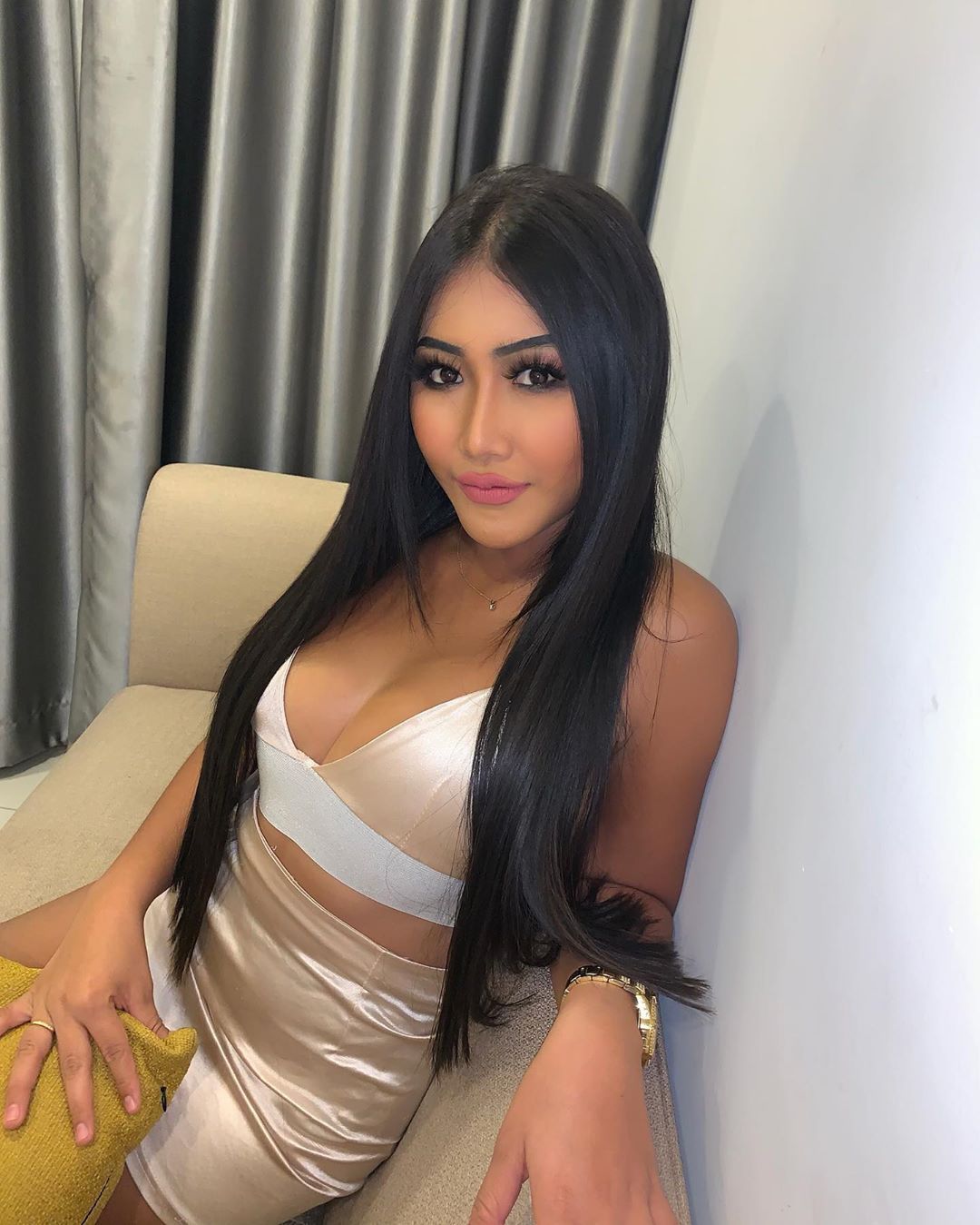 classy babe
