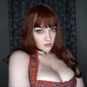 Redhead with some major cleavage