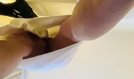 Unsuspecting MILF upskirt after shower