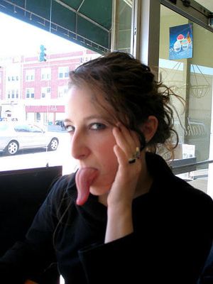 As if that little hand could hide that mesmerizing schlorper.