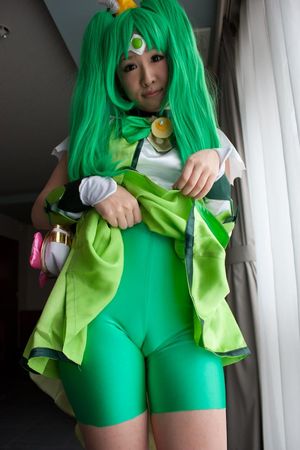 Japanese cosplayer, posted by strandwolf on cameltoe-forum