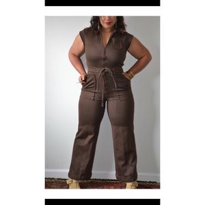 Someone's done some work getting these pristine, high-res 1970s fashion ads. Either that or I am failing to grasp something essential.