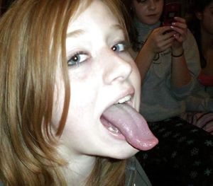 Fun dum tongue wants cum