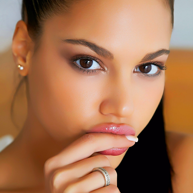 Apolonia's Lips