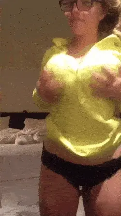 Teen Showing Off Her Nice Set Of Tits And Ass