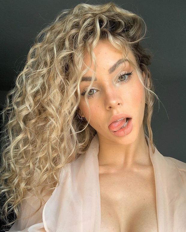Perfect face to skull-fuck silly