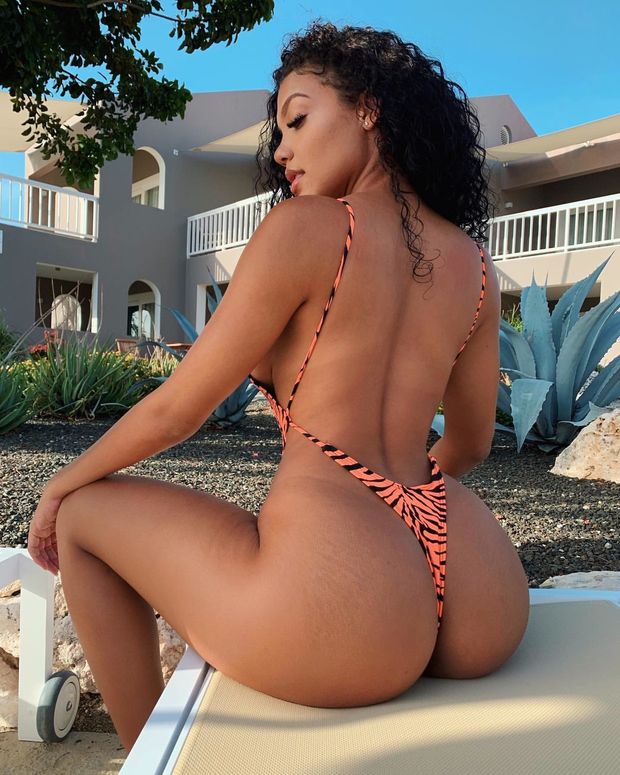 Bikini Ass