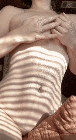 Rubbing Her Pussy With Blanket To Get Off