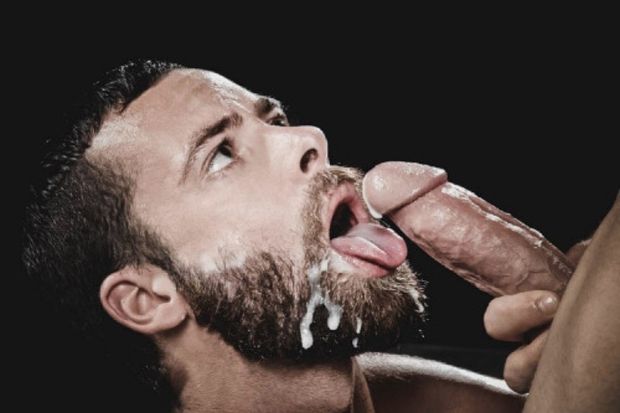Bearded guy gets a hot load