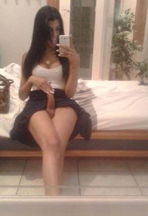 Mega cochonne de transsexuelle sur Saint-Ouen-sur-Seine 93400 près de Paris pour homme pervers