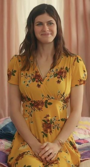 Alexandra acting innocent for your parents while knowing how much of a big dick cumslut she is with you