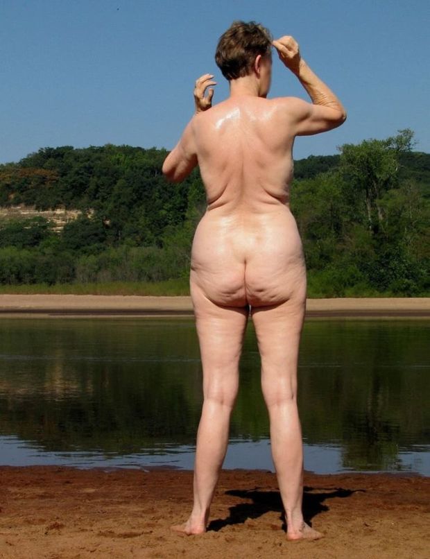 Granny Saggy & Juicy Ass
