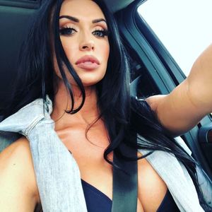 When you see her dating pic and can't swipe fast enough, but still linger