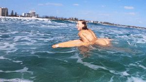 Nude surfing