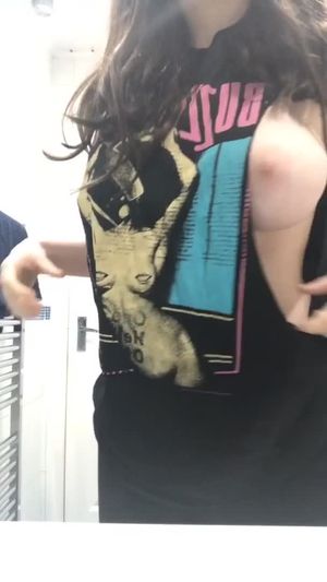Tiny shirt, big tits!