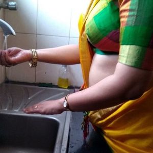 Hot Indian Maid Secret Pics