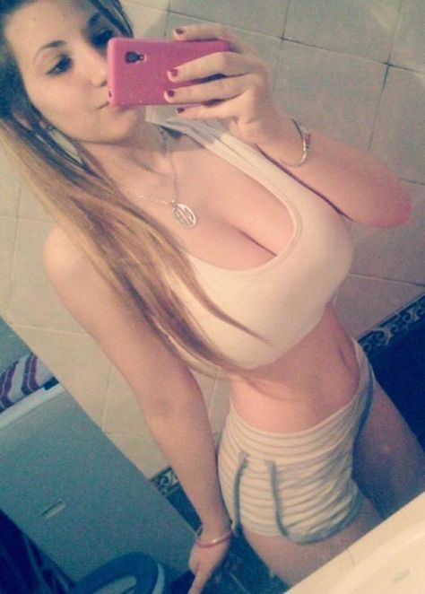 Busty selfie