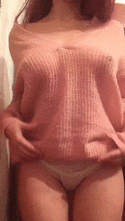 Great puffies under that giant sweater.