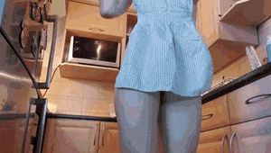 Have ur gf make u a video of her masturbating & riding a dildo