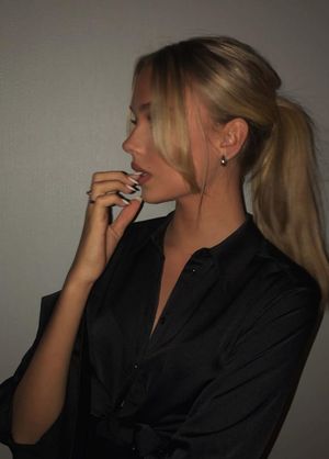 Emma Ellingsen - super sexy