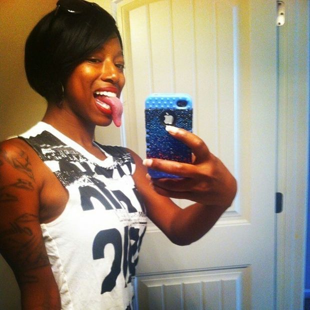 Beautiful ebony with a nice tongue. Spent too much for that phone.