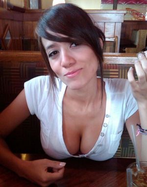 Hot date shows downblouse cleavage
