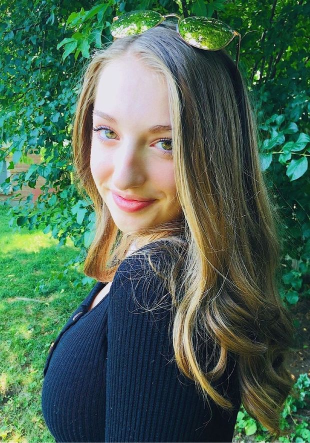 Trin in sweater