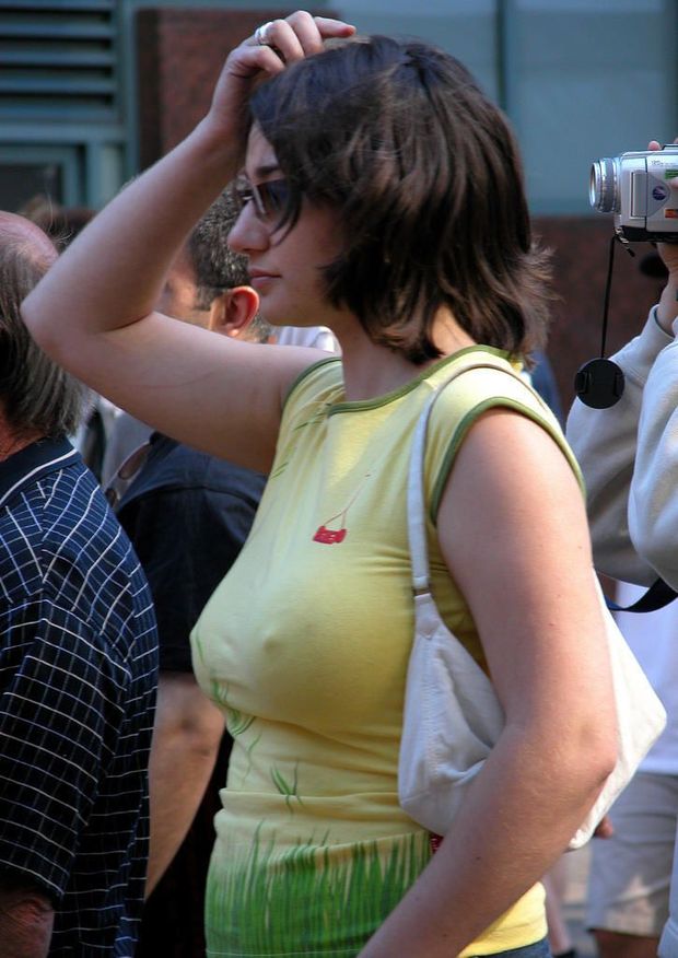 sideview yellow top pokies