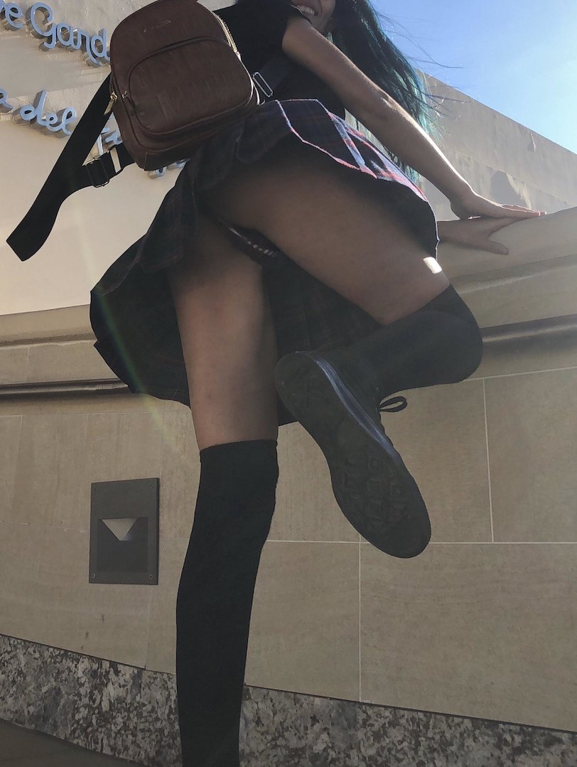Under skirt