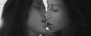Lesbian Kiss 4