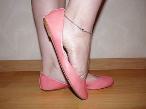 Naughty GF: Anklet (pics)