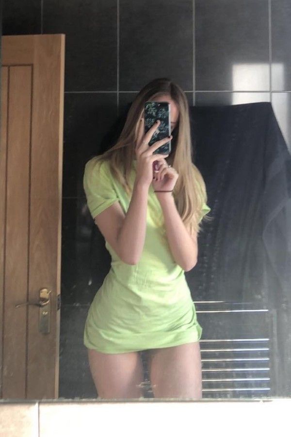 Gorgeous babe