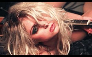 Taylor Momsen - Guitar Fuck!