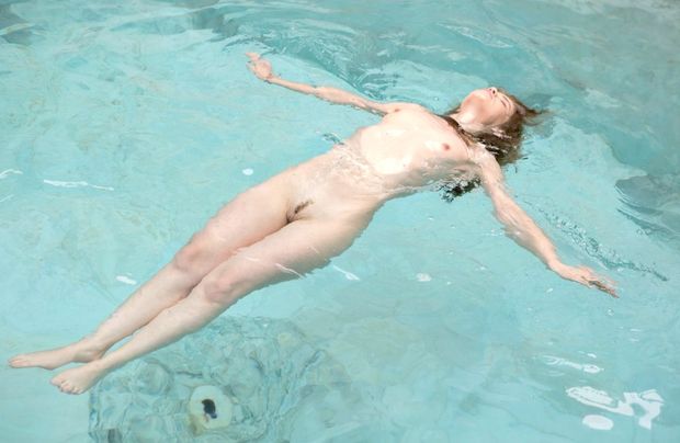 nice babe with beautiful body & perfect pussy naked in pool
