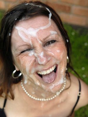 Dee UK biggus cummus