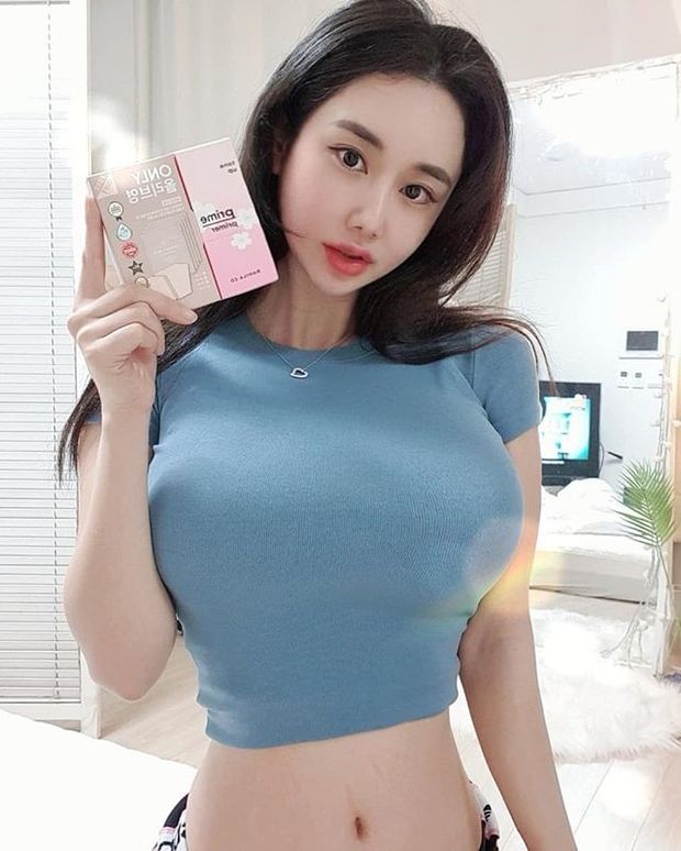 Candy Seul love that huge rack