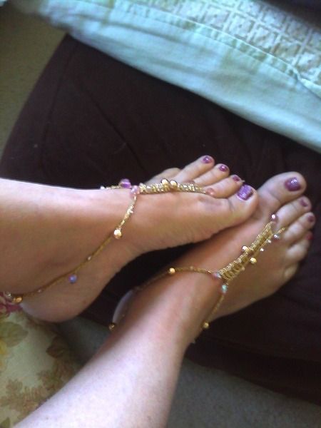 Dominant cougar wants her bare feet worshiped on webcam