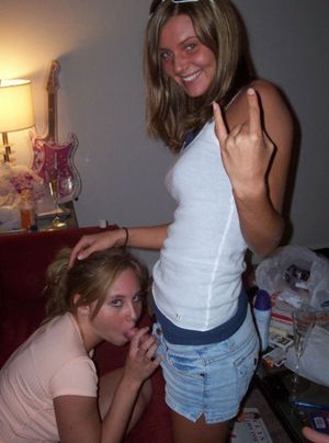 Woman sucking off shemale