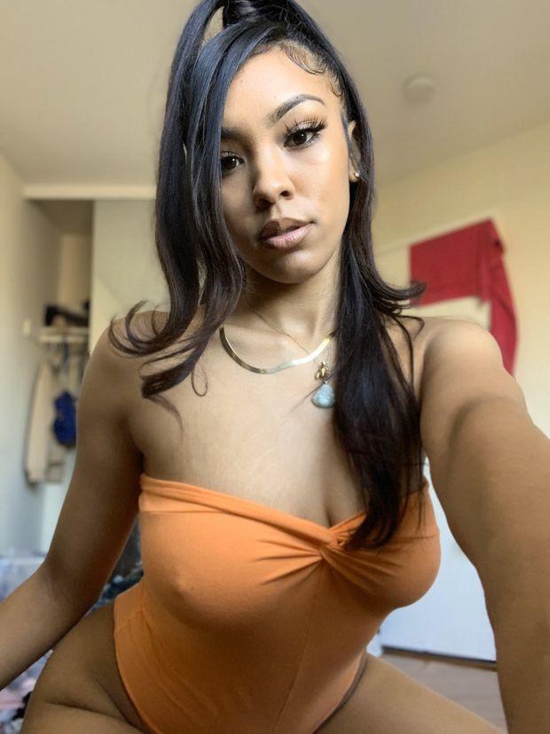 sexy ebony selfie