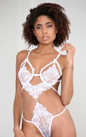 Luna Corazon in laces