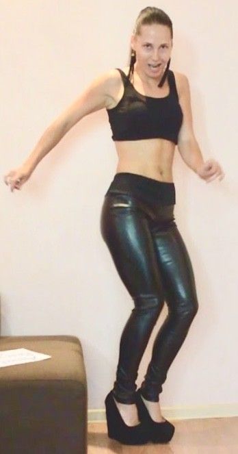 Alluring Albina Rockin’ the Tight Leather Pants ❤️